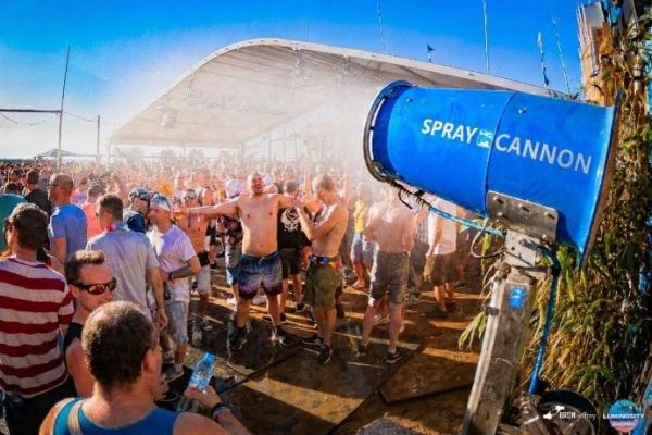 Cooling down people at events
